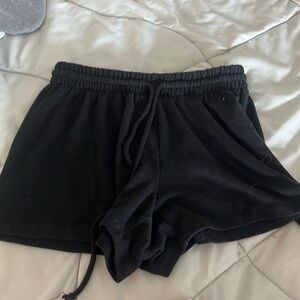 Aritzia pajama shorts, worn a few times, soft, in good condition